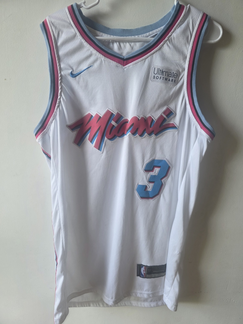 Nike Dwyane Wade Miami Heat Vice Jersey #3 White Size 52 Swingman NBA Fit M / L